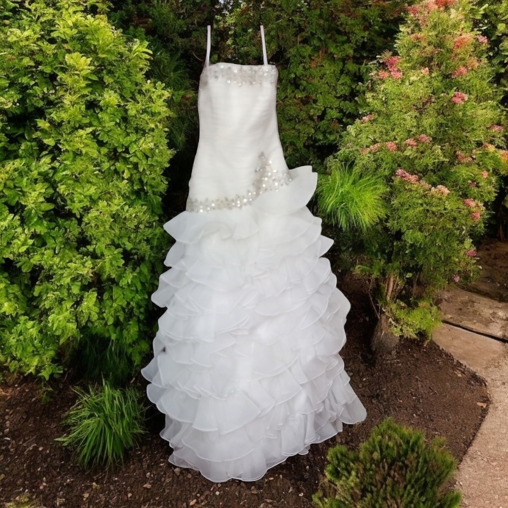 Kelly Chase Couture White Ruffled Tiered Halter Wedding Gown Size 2